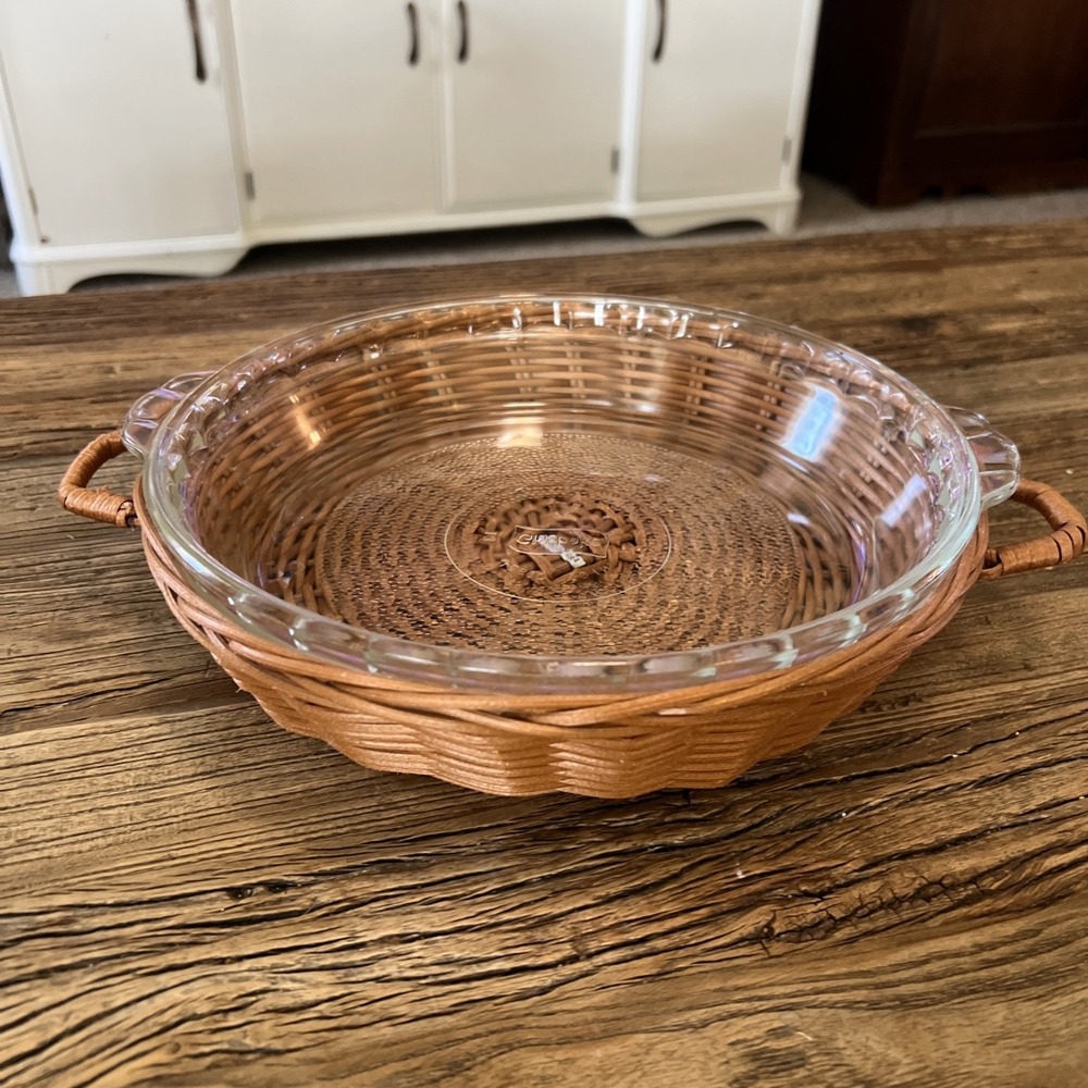 Pyrex Corning Pie Plate Fluted Scalloped Baking Dish Clear Glass 10" 229 Basket